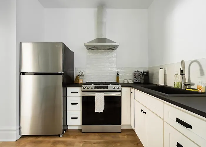 Stay Portland - The Etoile Suite - Nob Architecture & Boutiques