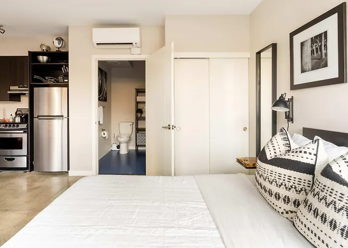 Stay Portland - Bright Studio Apartment - Food Carts & Local Shops