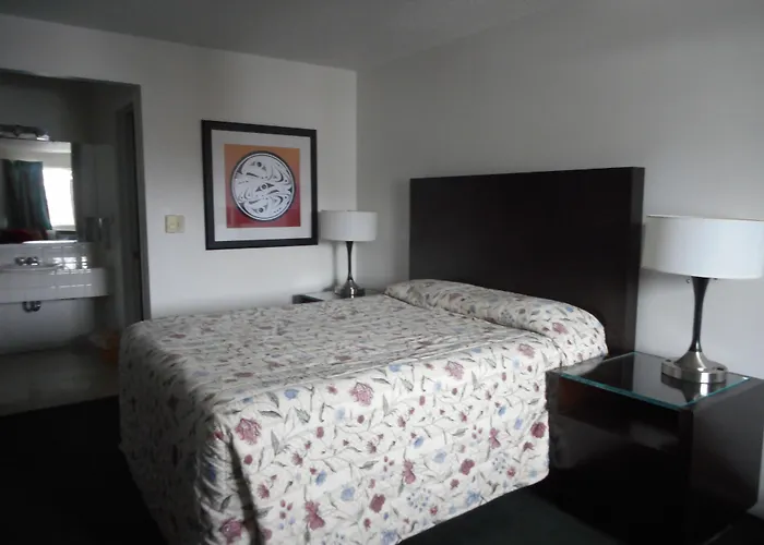 Cougar Land Motel