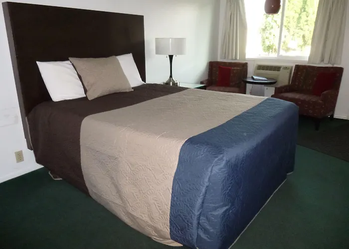 Cougar Land Motel