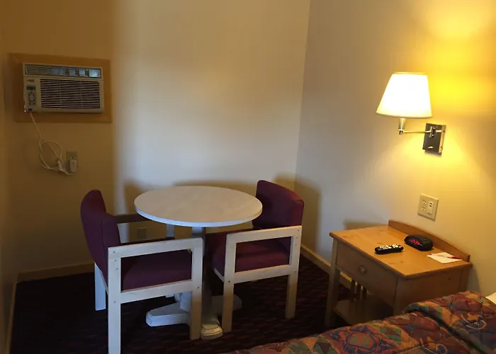 Relax Inn - Saginaw