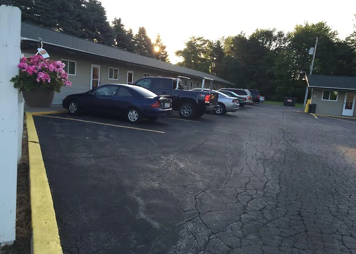 Relax Inn - Saginaw