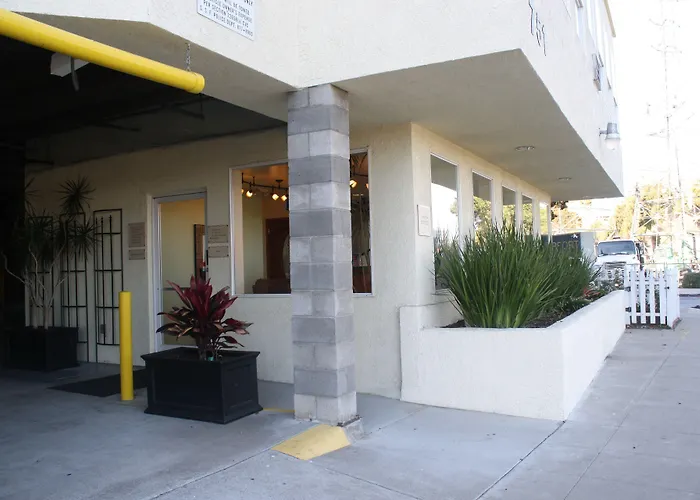 Airport Inn