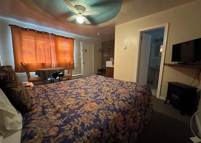 Holiday Motel