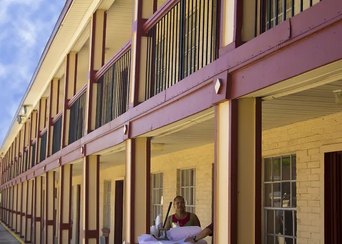 Sherman Inn
