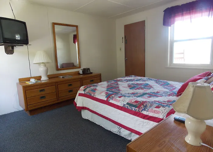 Clarketon Motel - Maggie Valley