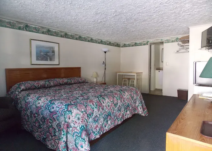 Clarketon Motel - Maggie Valley