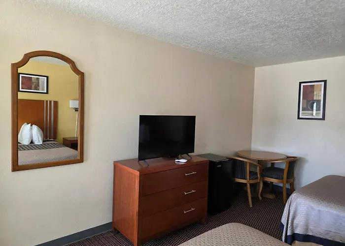 Winnie Inn Suites & Rv Park