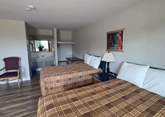 Motel L'Acadien Sur Mer