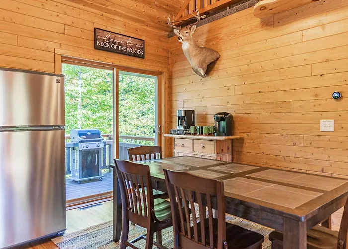 Aurora Basecamp At Pictured Rocks Sleeps 10