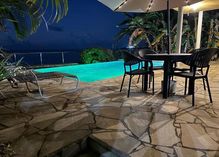 Birdies Nest Upper 2 Bedroom Beach View