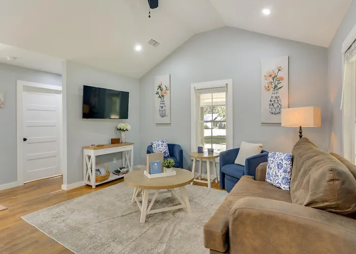 10 Mi To Tennessee River: Blue Willow-Themed Home