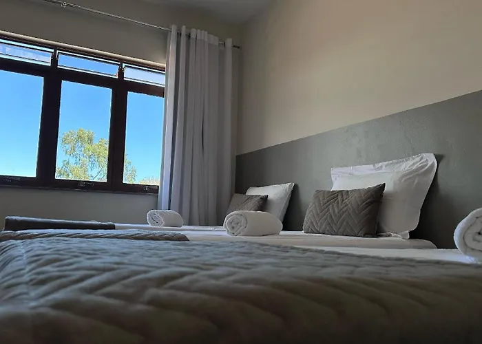Quarto Elegante - Casa com piscina no Centro