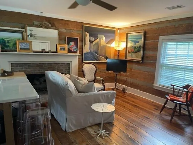 Elegant Downtown Franklin Cabin Close To Nashville