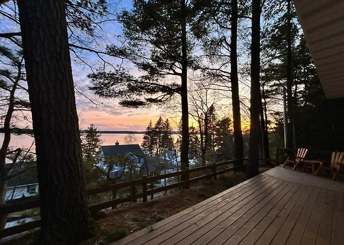 Crystal View Hideaway - Spectacular Lakeview!