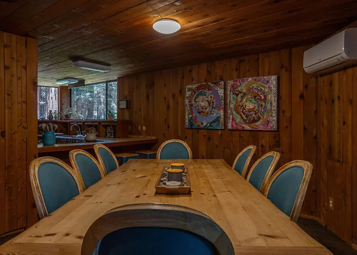 Tri-Level Mcm Masterpiece Redwoods Golf & Spa