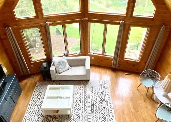 Lakefront Cottage W Grand Cabin Room