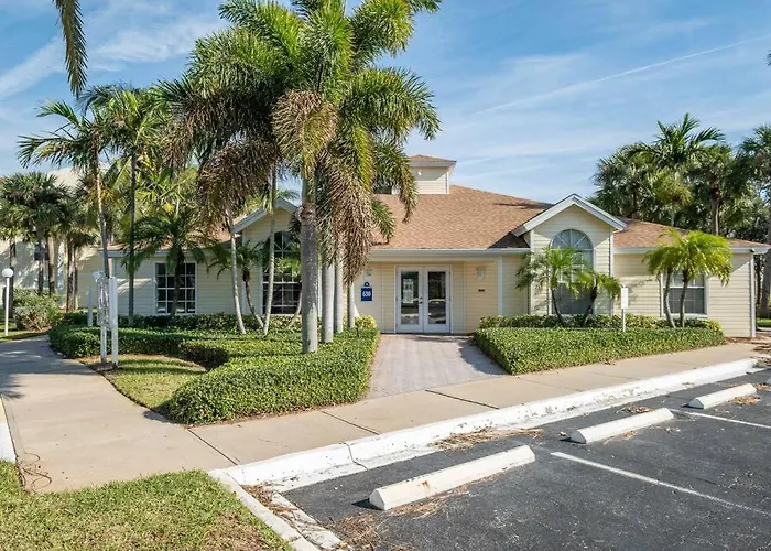 Serenity - Ground Floor Condo - Half Mile To Beach
