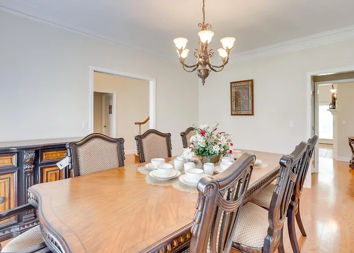7 Mi To University Of Alabama: Family Home W/ Yard
