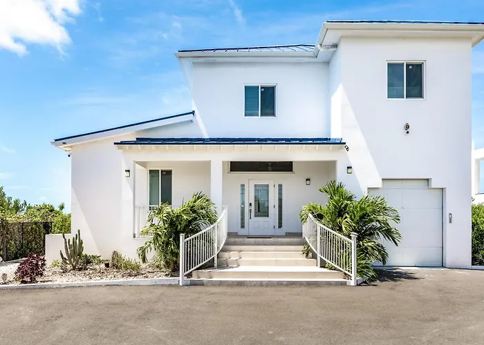 New Unique Villa Blue Top! 2 Bedroom Waterfront
