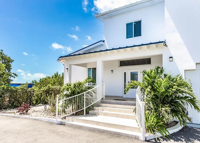 New Unique Villa Blue Top! 2 Bedroom Waterfront