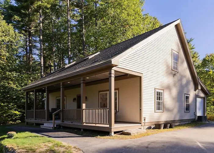 Conway Lake Charm - Beautiful Waterfront Community