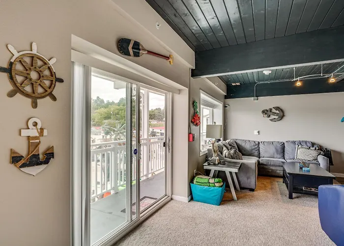 Lakefront Condo W/ Beach Access In Campbellsport!
