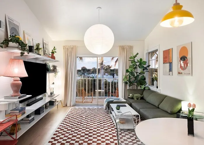 Modern Bauhaus Condo With Pool