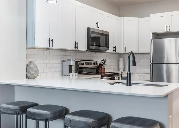 Landing Apartments - Solace At Ballpark Village