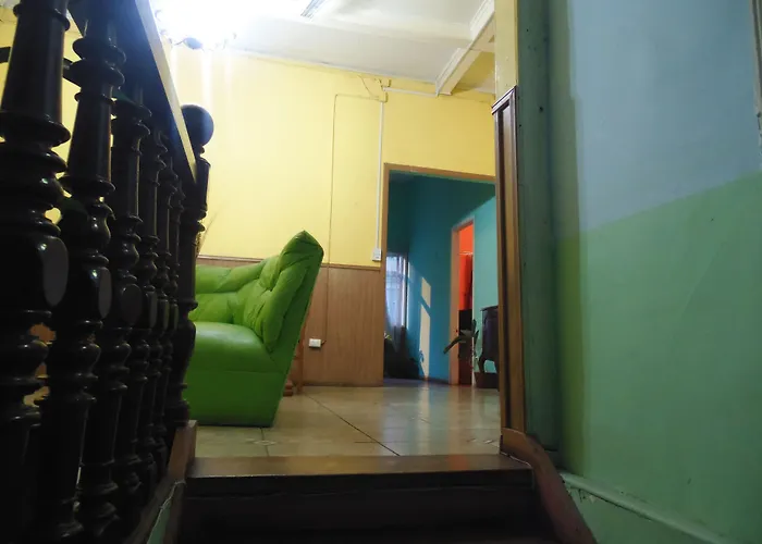 Hostal Tricontinental