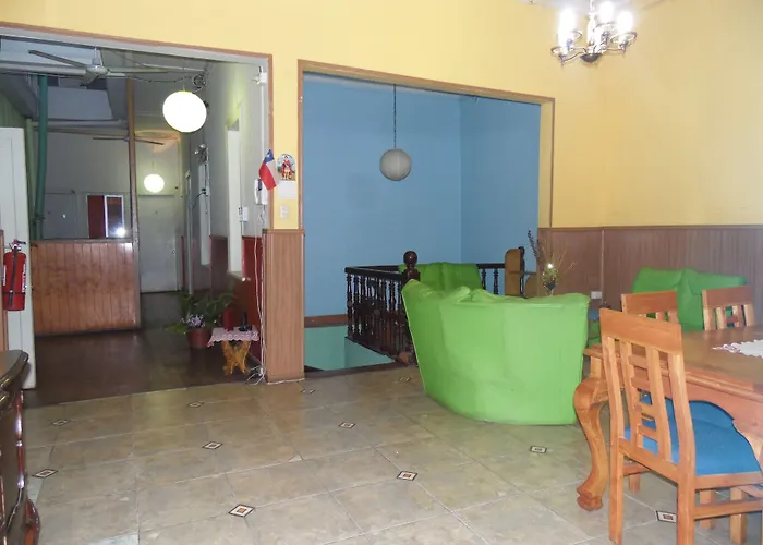 Hostal Tricontinental