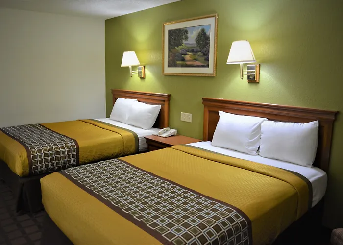 Bloomer Inn & Suites