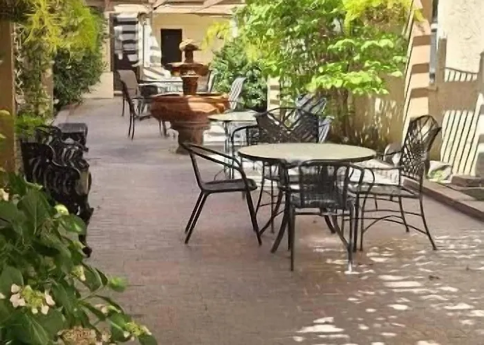 Dow Villa Motel