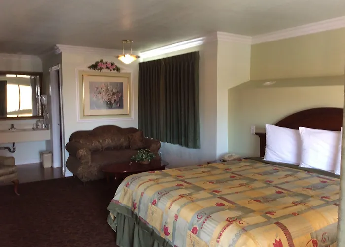 Azusa Inn