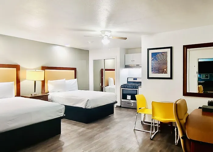 Oceanside Inn & Suites, A Days Inn By Wyndham