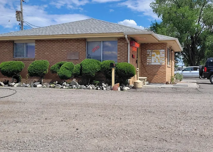 Tops Motel