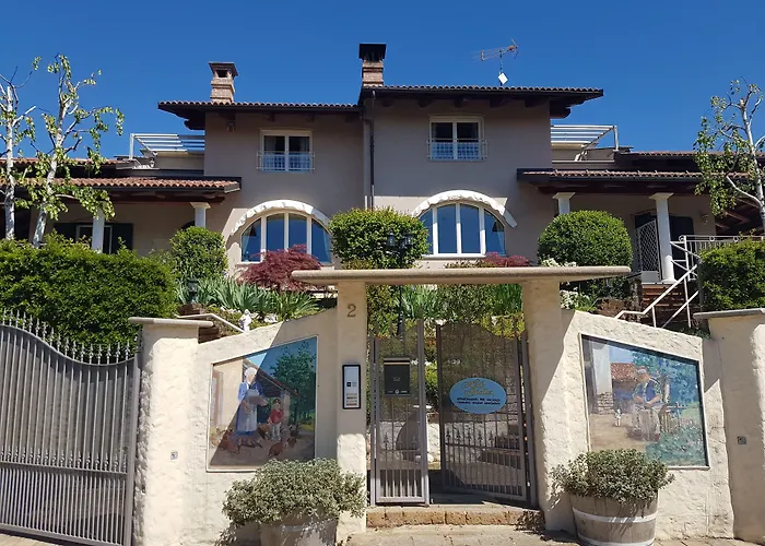 La Rosa Gialla Bio Apartments & Rooms