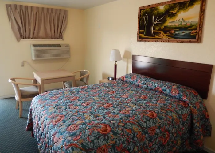 Townsman Motel