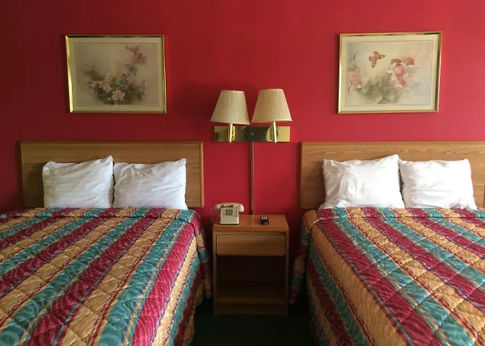 Western Motel - Camilla