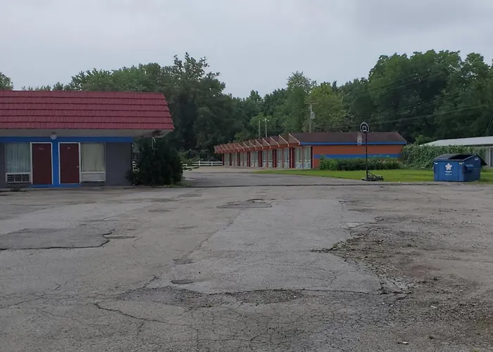 Gray Plaza Motel West Frankfort