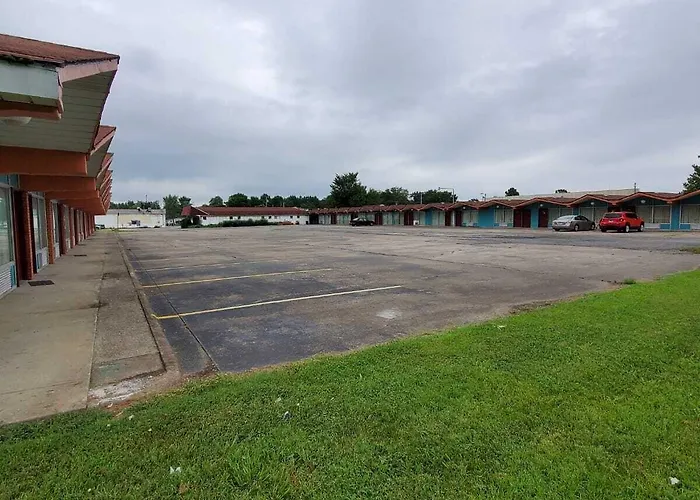 Gray Plaza Motel West Frankfort