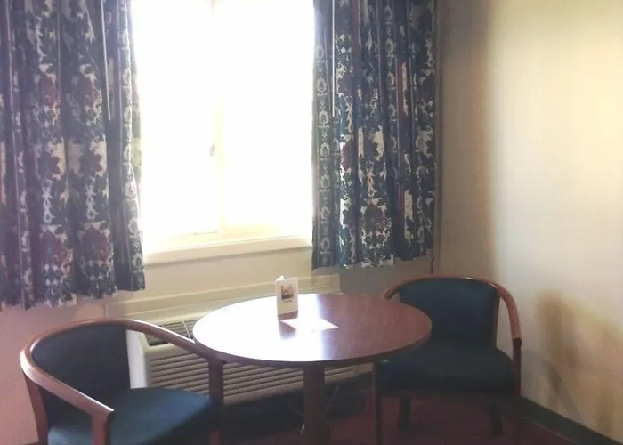 Dollinger'S Motor Inn