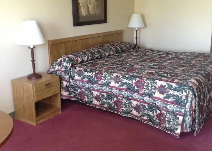 Dollinger'S Motor Inn