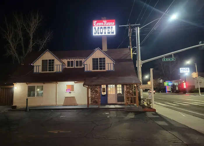 Townhouse Motel