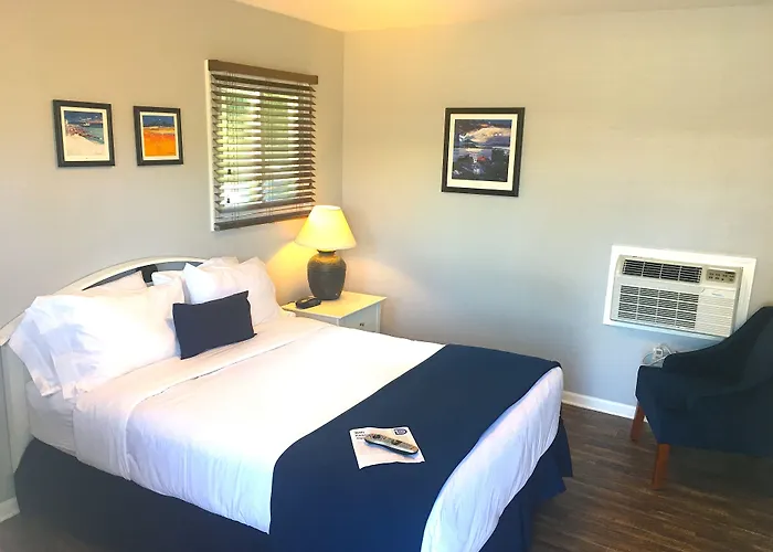 Shorewood Inn