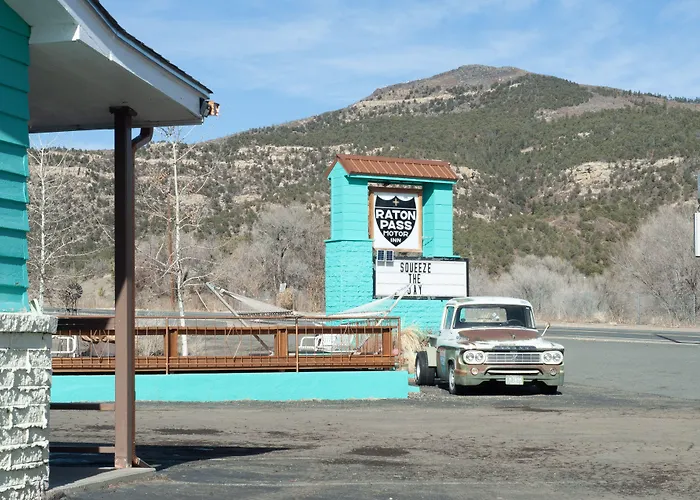 Raton Pass Motor Inn