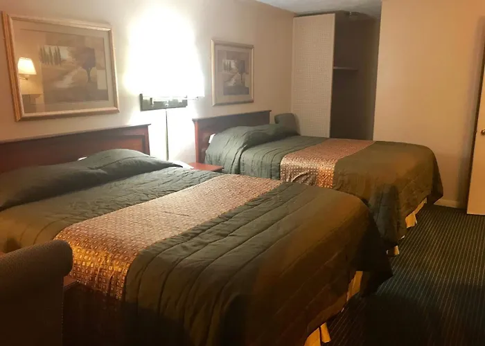 Redwood Inn