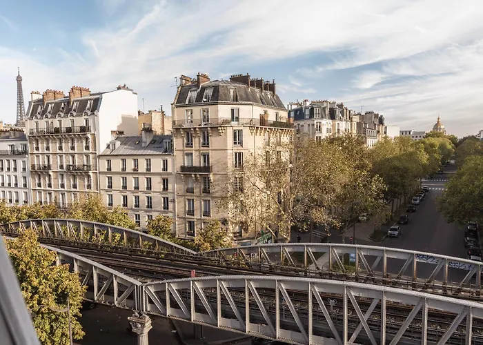 Hôtel Eiffel Segur