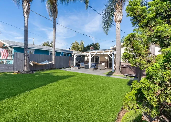 Oceanside Rocks Family Vacation Home