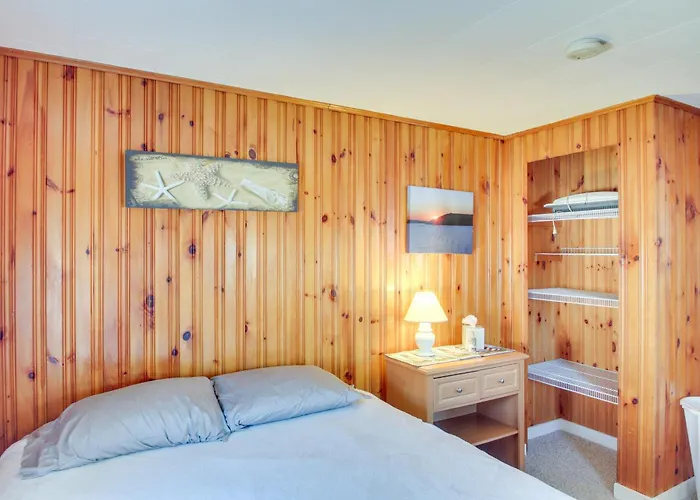 Cozy Hampton Cottage Near Marina & Nightlife